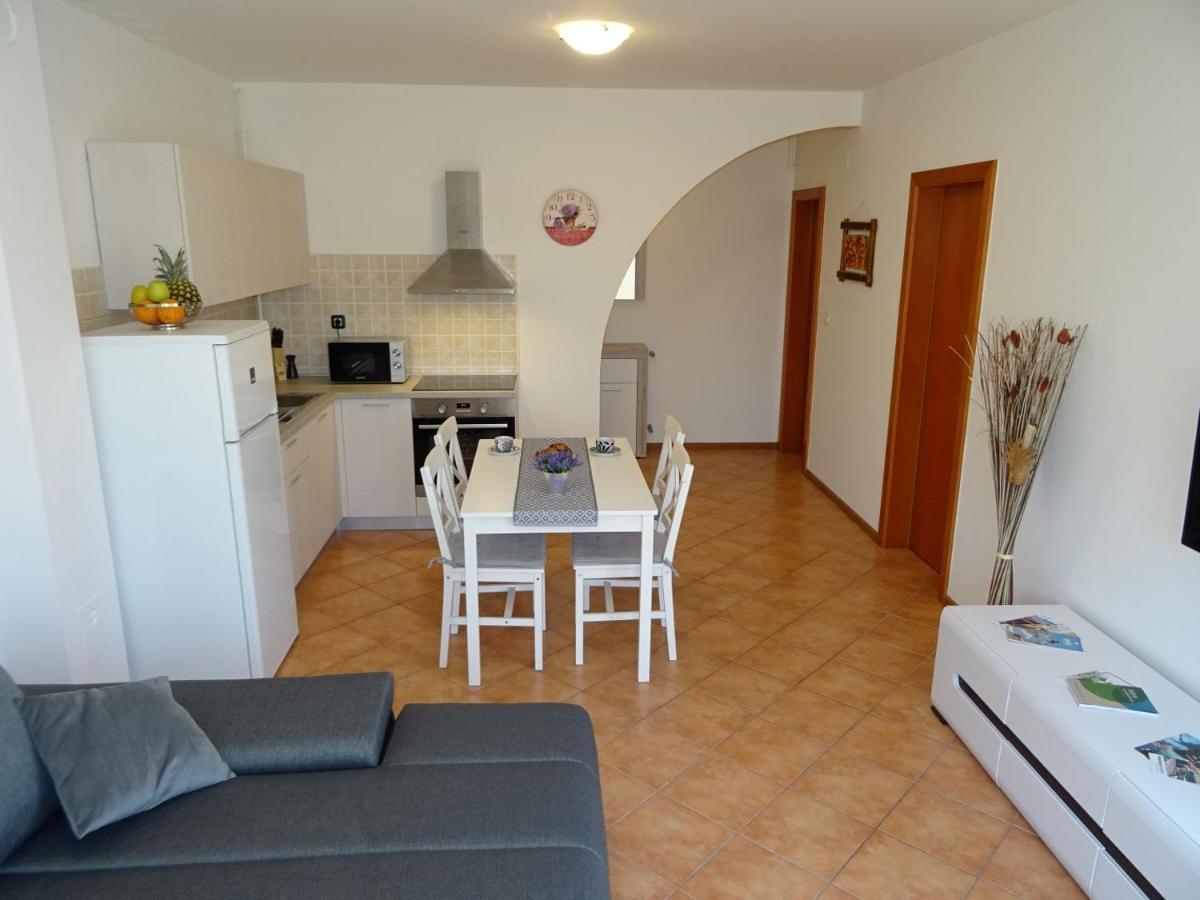 Apartment Erika Premantura Extérieur photo