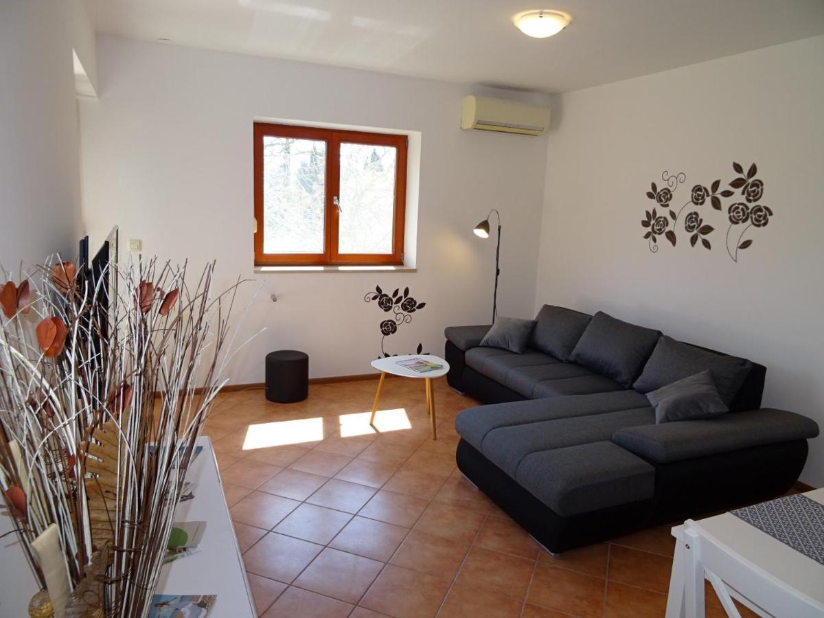 Apartment Erika Premantura Extérieur photo
