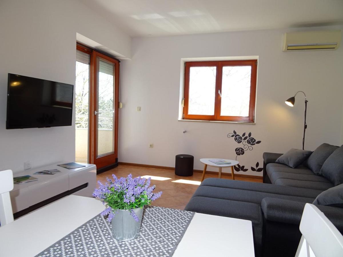 Apartment Erika Premantura Extérieur photo
